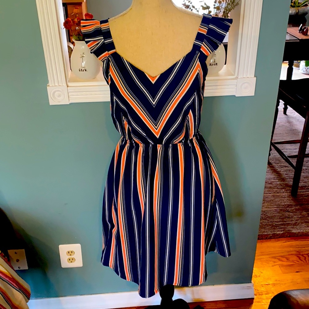 Chevron print navy dress. M